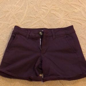 American eagle maroon shorts